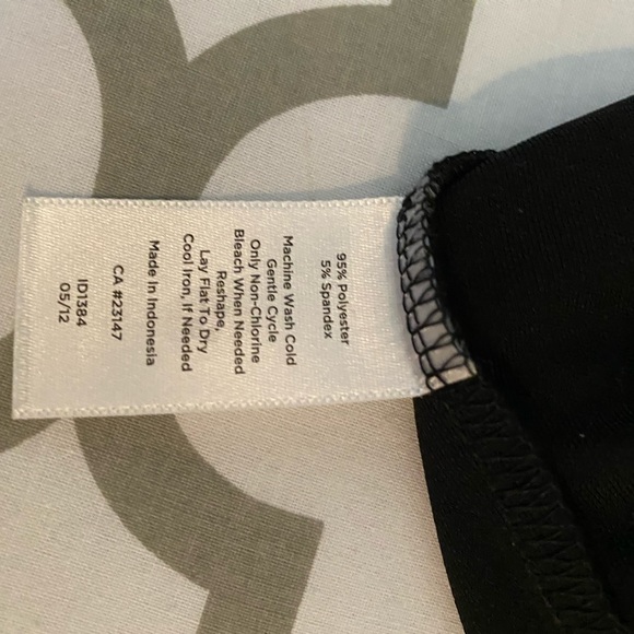 Like New Talbots Red Poly Top-Large - Picture 3 of 3